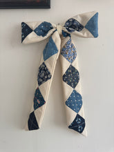 Load image into Gallery viewer, Blue &amp; Cream Quilted Bow
