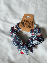 Load image into Gallery viewer, 70s Scandi Scrunchie
