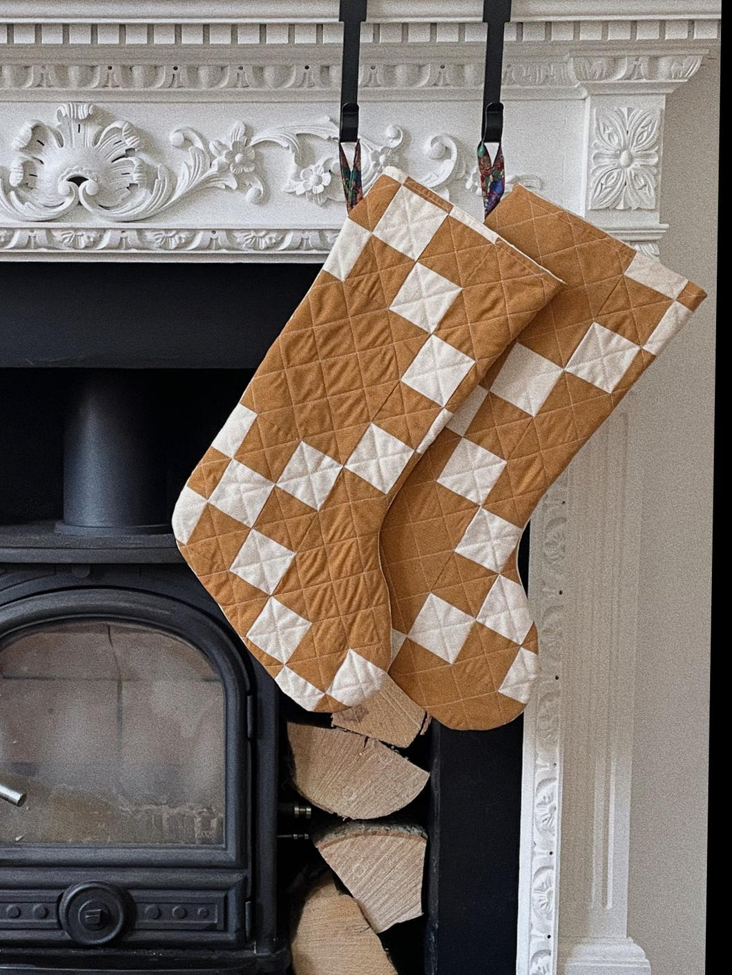 Irish Chain Stocking - Honey